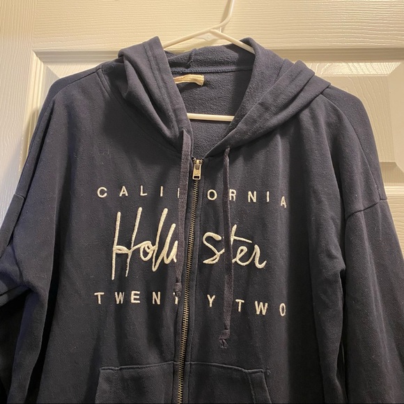 Hollister zip up - Picture 2 of 3